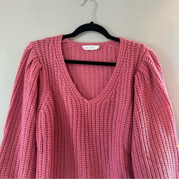 All in Favor V-Neck Balloon Sleeve Pink Knit Sweater Medium - Picture 2 of 7